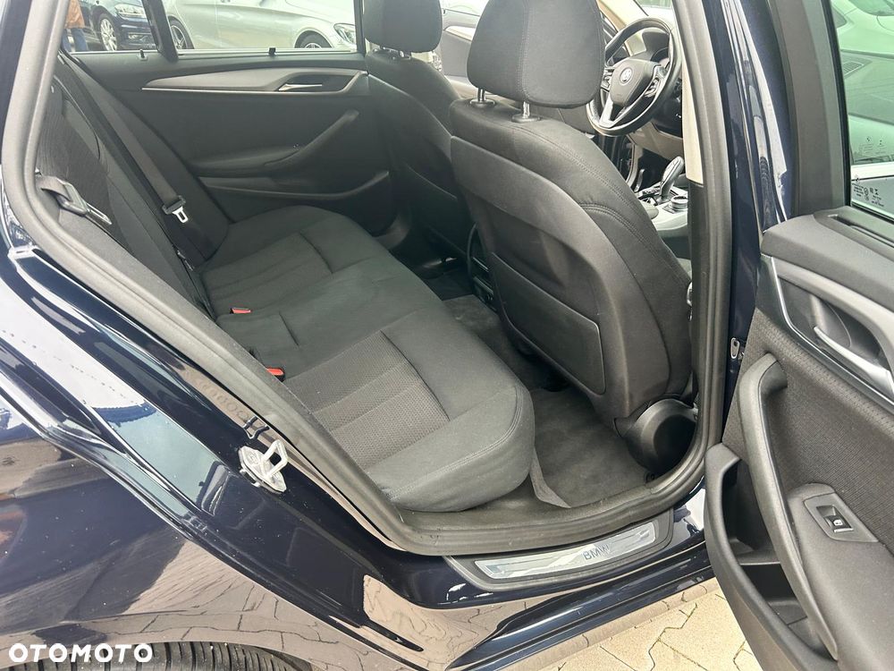 BMW Seria 5 520d - 26