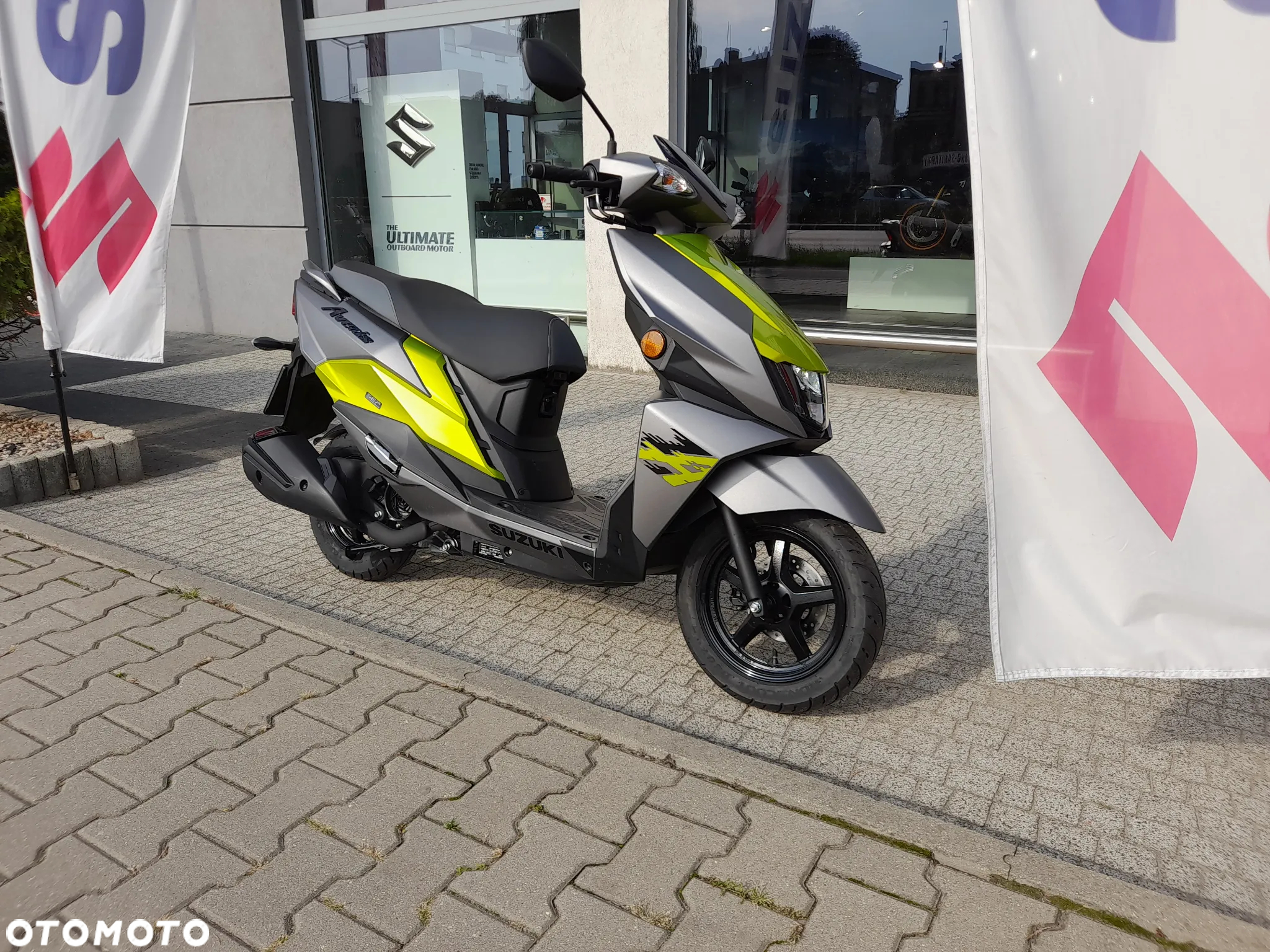 Suzuki Avenis - 3