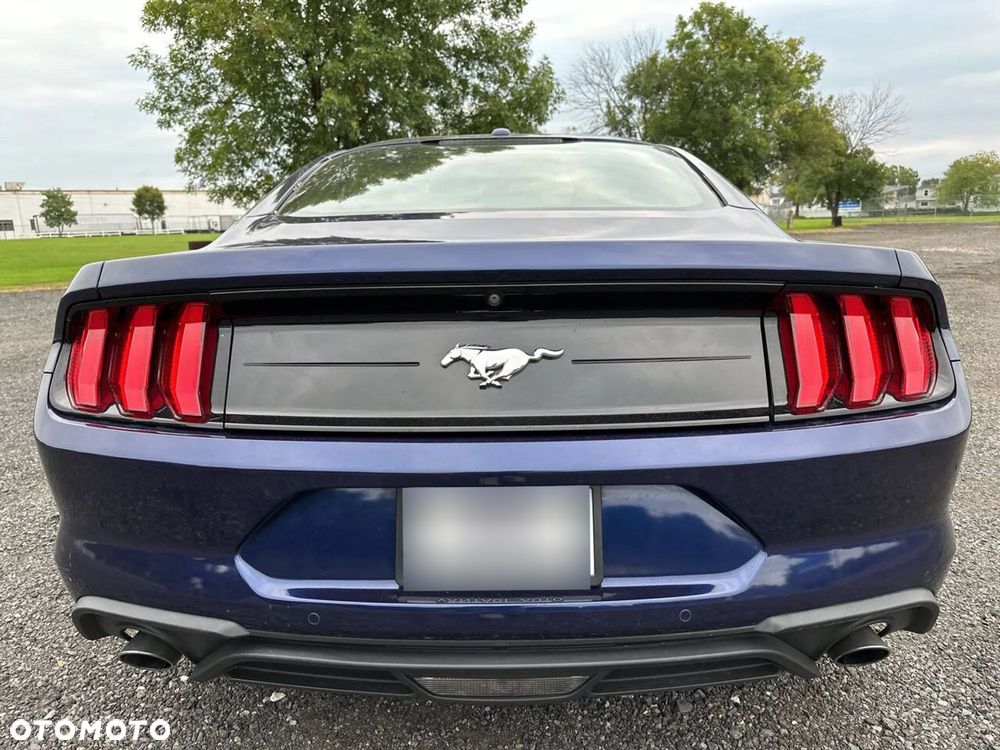 Ford Mustang - 12