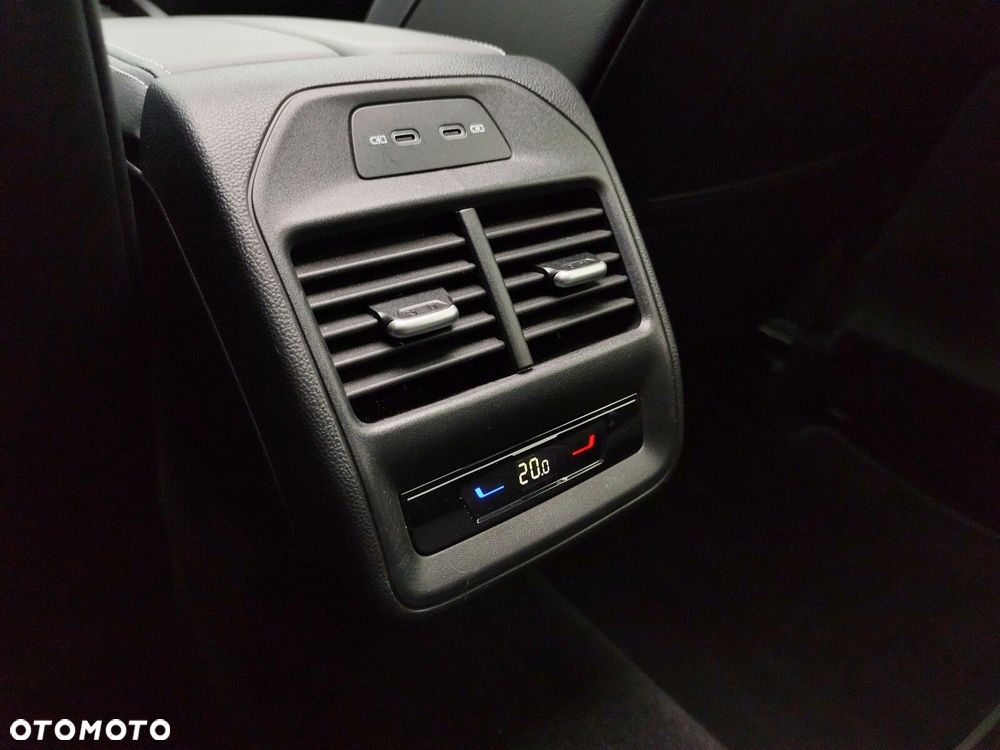 Volkswagen Passat - 22