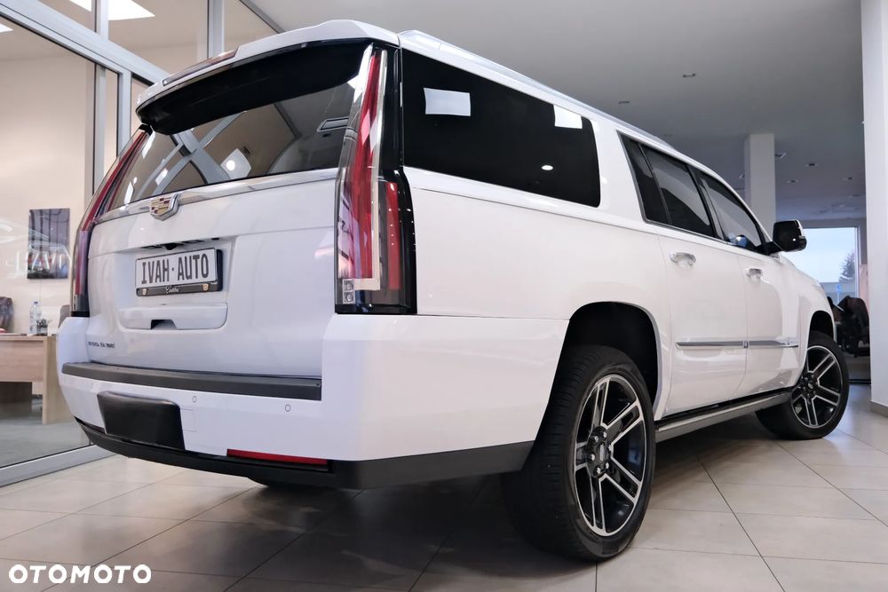 Cadillac Escalade - 16