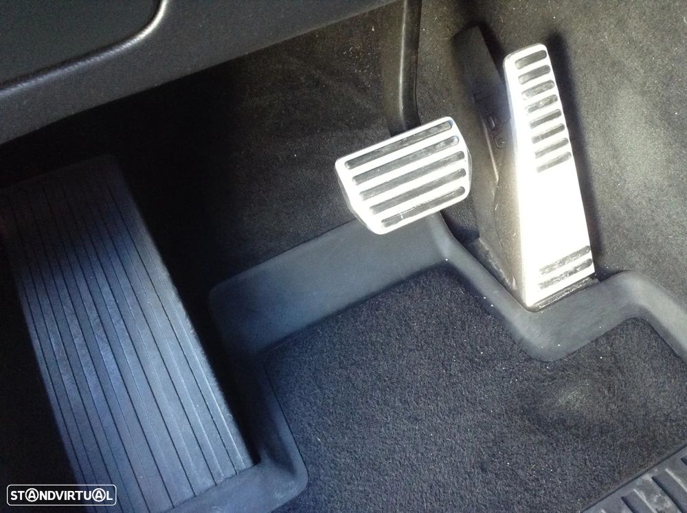 Volvo XC 90 2.0 D4 R-Design - 18