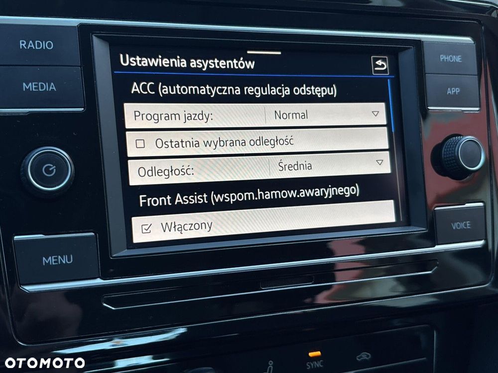 Volkswagen Passat - 22