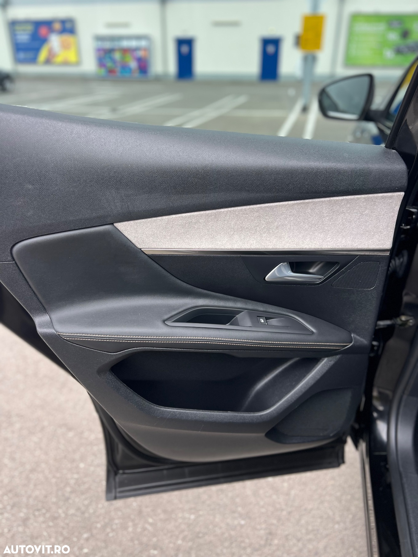 Peugeot 3008 Plug-In Hybrid 225 e-EAT8 GT - 26