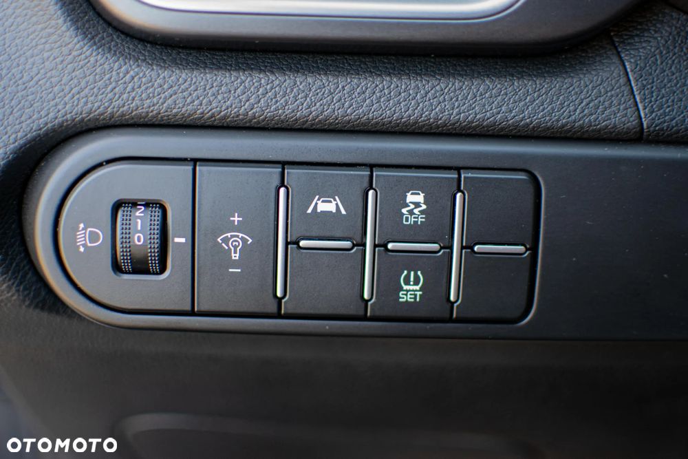 Kia Ceed 1.6 CRDi SCR M - 16