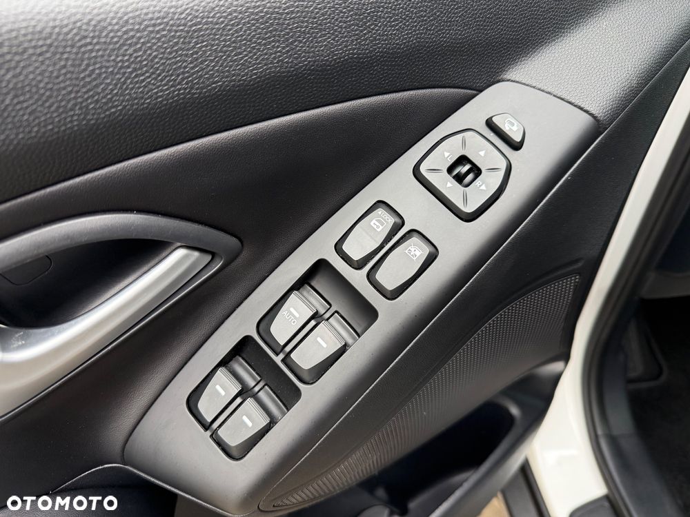 Hyundai ix35 blue 1.6 2WD Finale Gold - 17