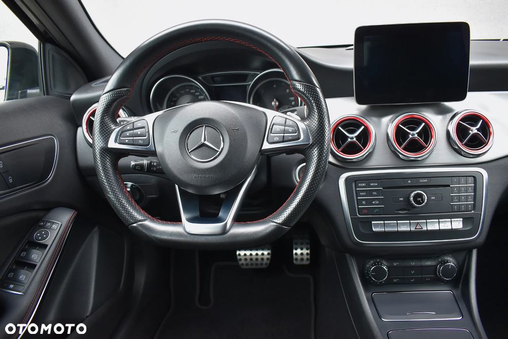 Mercedes-Benz GLA 200 d 7G-DCT AMG Line - 21