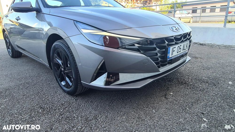 Hyundai Elantra 1.6 l 123 CP 6MT Highway - 9