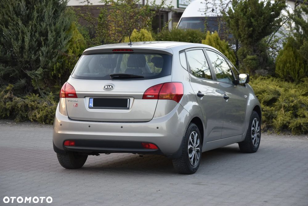 Kia Venga - 11