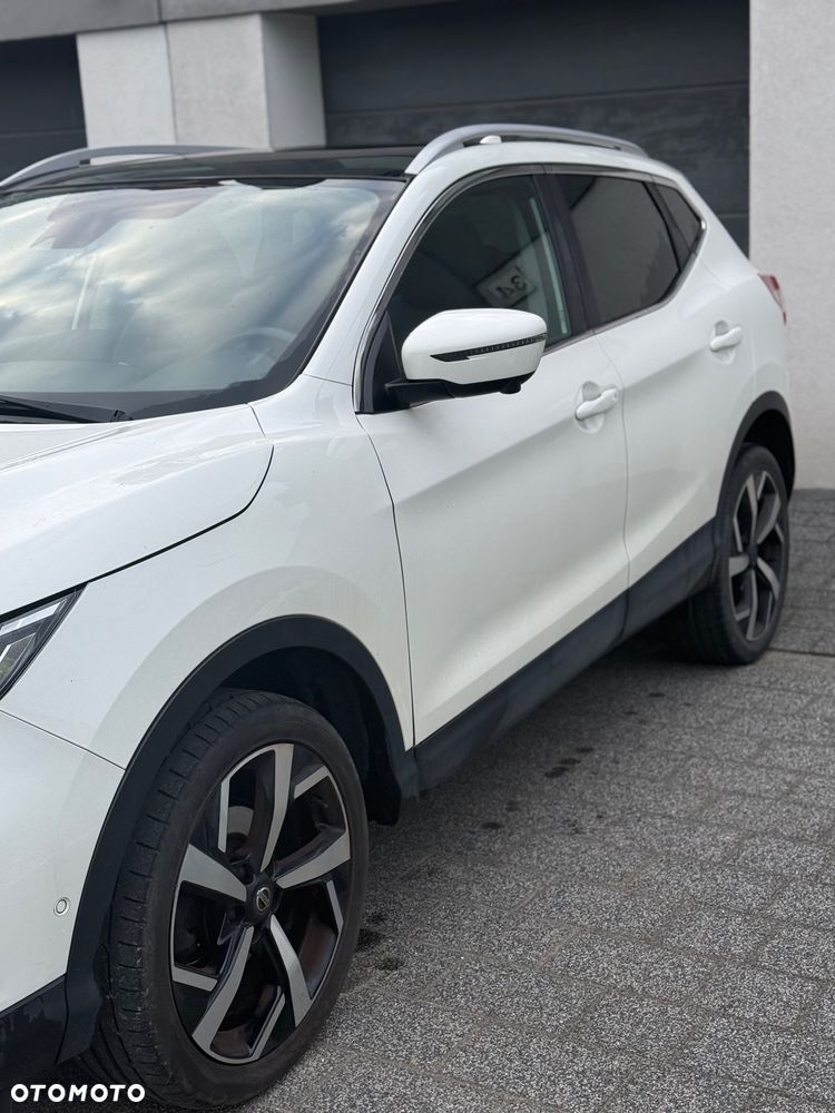 Nissan Qashqai 1.6 DCi 4x4 Tekna+ - 2