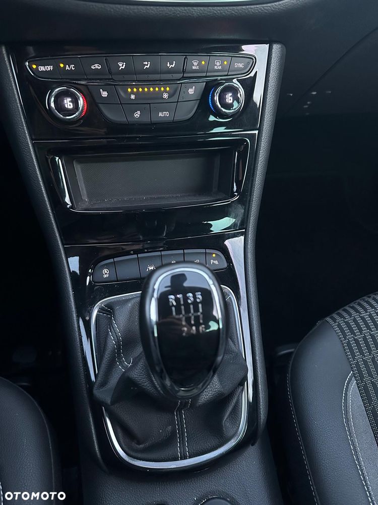 Opel Astra 1.2 Turbo Edition - 24