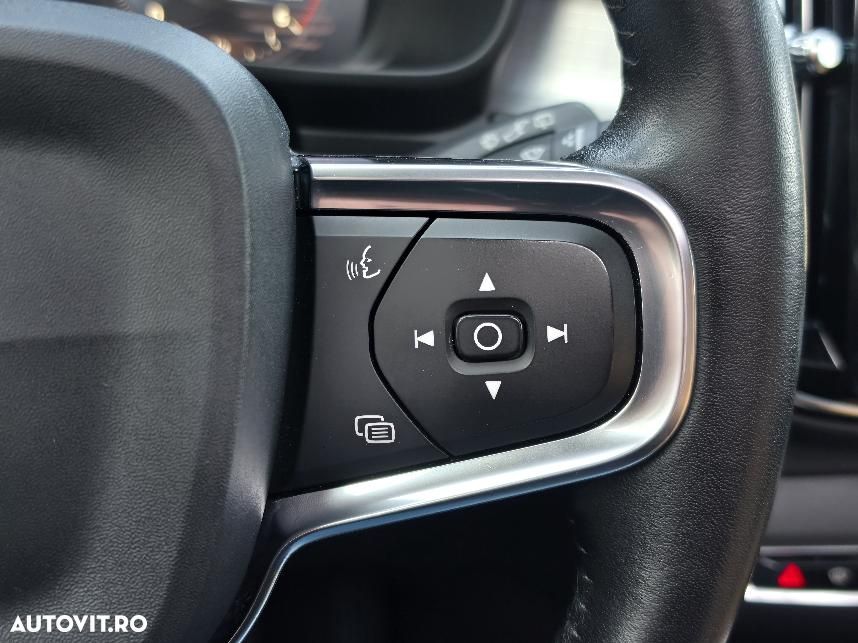 Volvo XC 40 D4 AWD Geartronic Inscription - 26