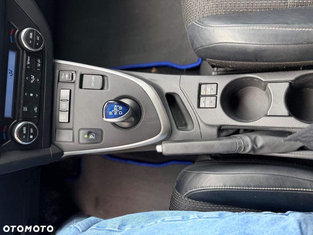 Toyota Auris Hybrid 135 Premium - 24