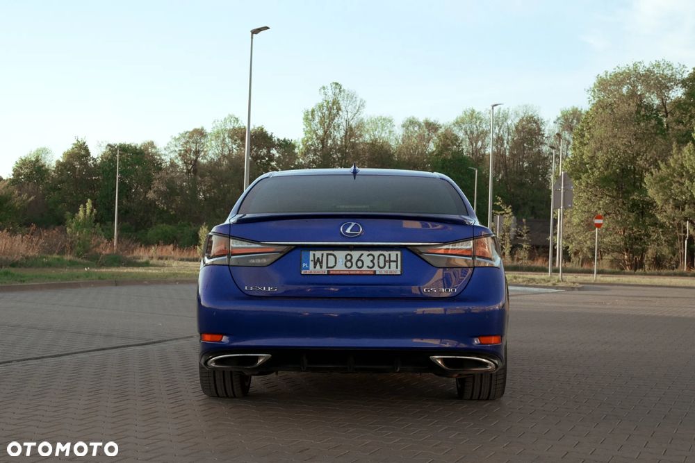 Lexus GS 200t / 300 F Sport - 3