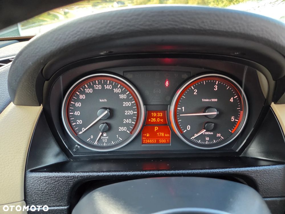 BMW X1 xDrive18d Sport Line - 27