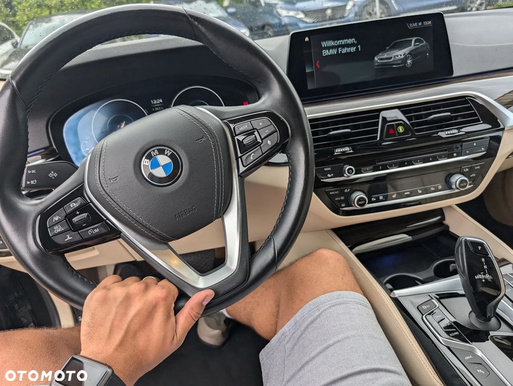 BMW Seria 5 530e iPerformance Luxury Line - 11