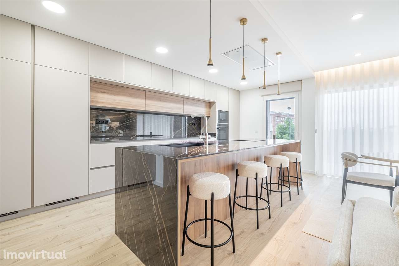 T3+2 Novo com Garagem Box e Grandes Terraços— Montijo - Grande imagem: 3/60