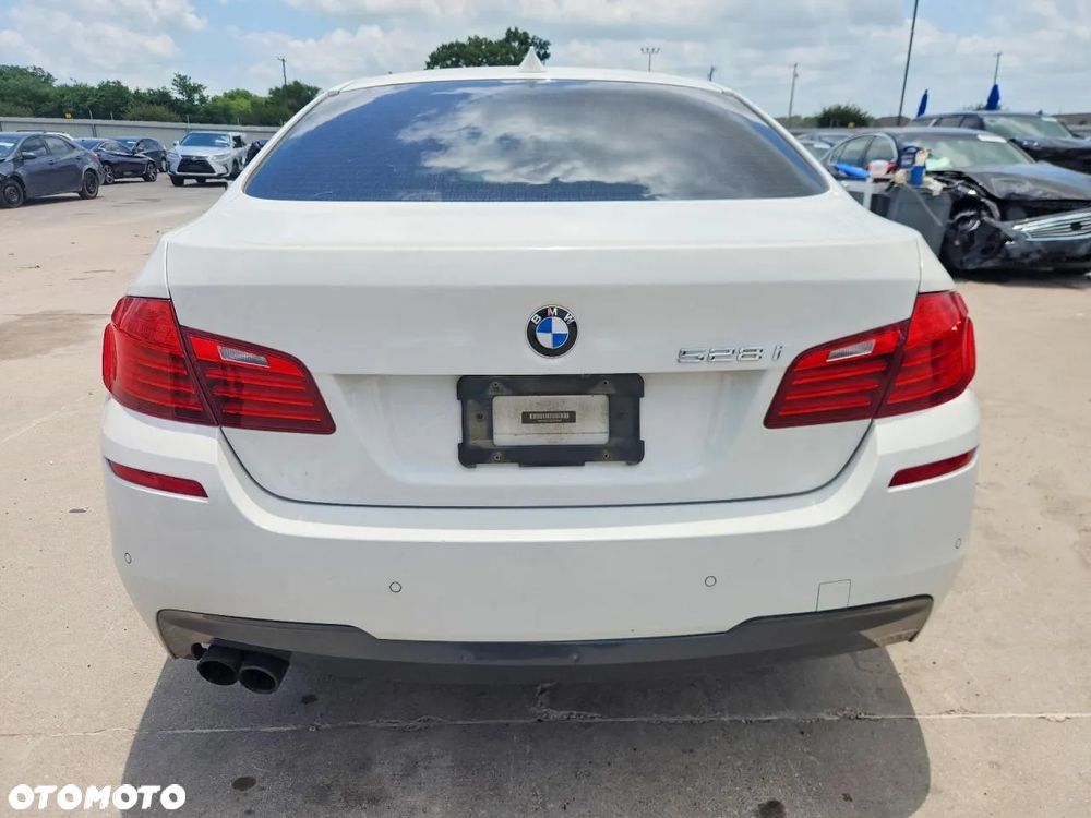 BMW Seria 5 528i xDrive Sport-Aut - 6