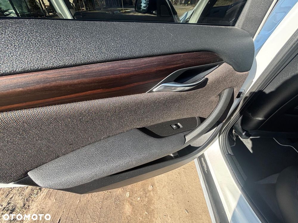 BMW X1 sDrive20i Sport Line - 23