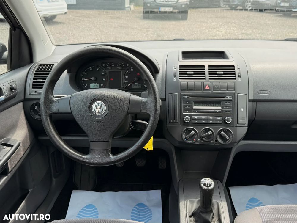 Volkswagen Polo 1.2 Attractive - 6