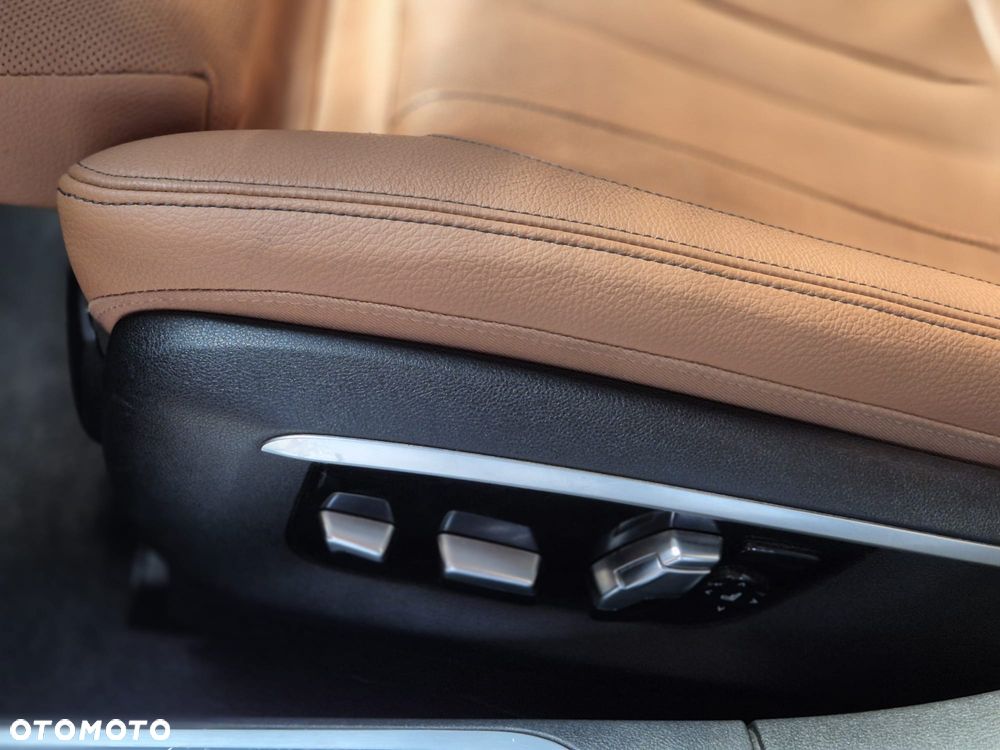 BMW Seria 7 - 38