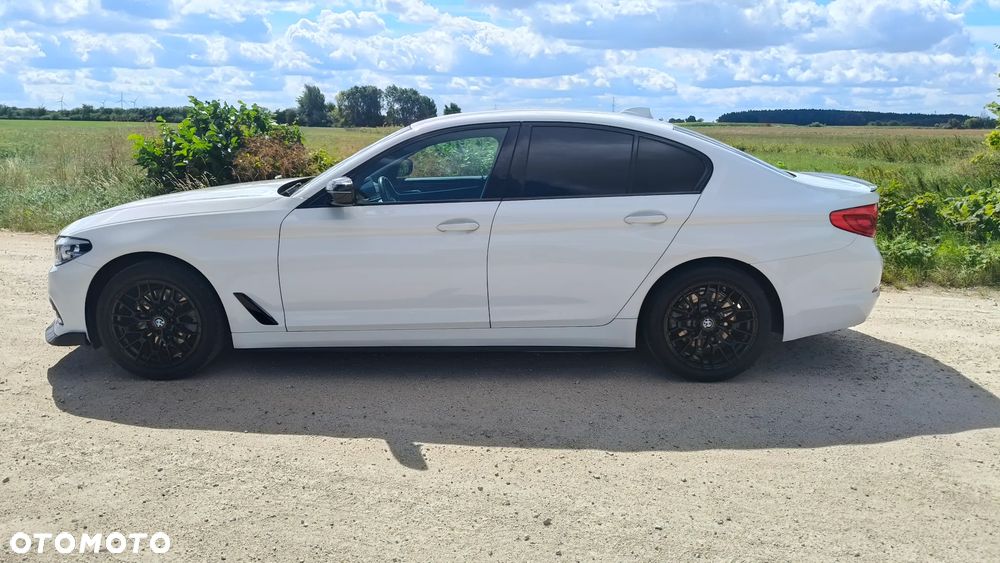 BMW Seria 5 520d xDrive Luxury Line sport - 24