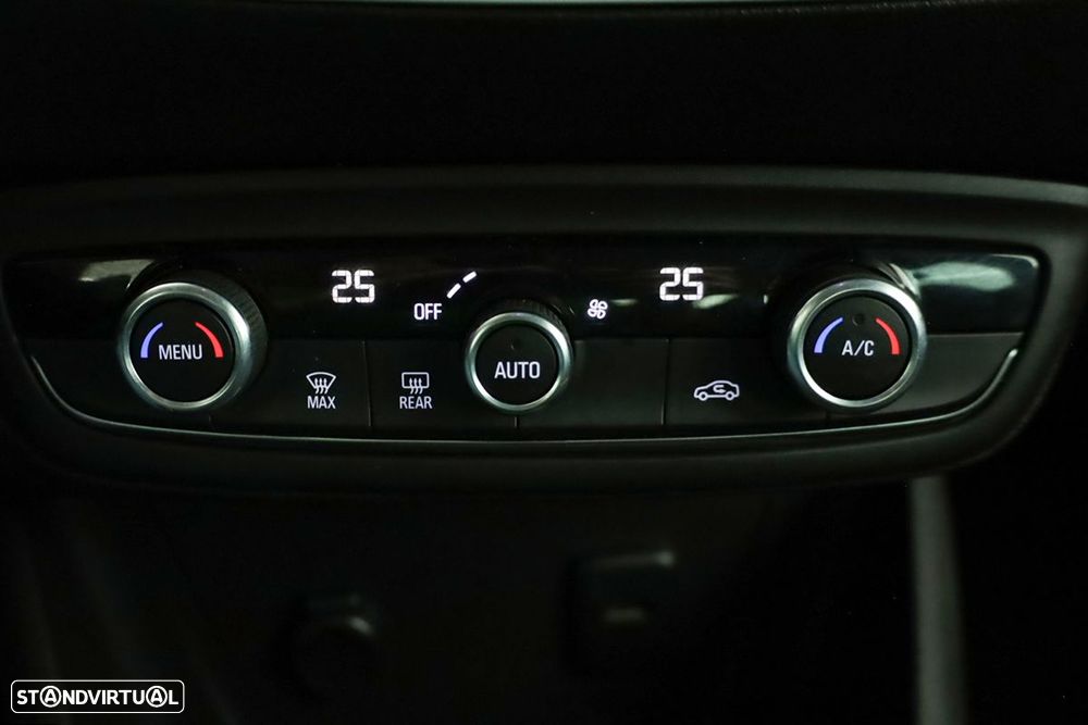 Opel Crossland 1.2 T Design & Tech - 12