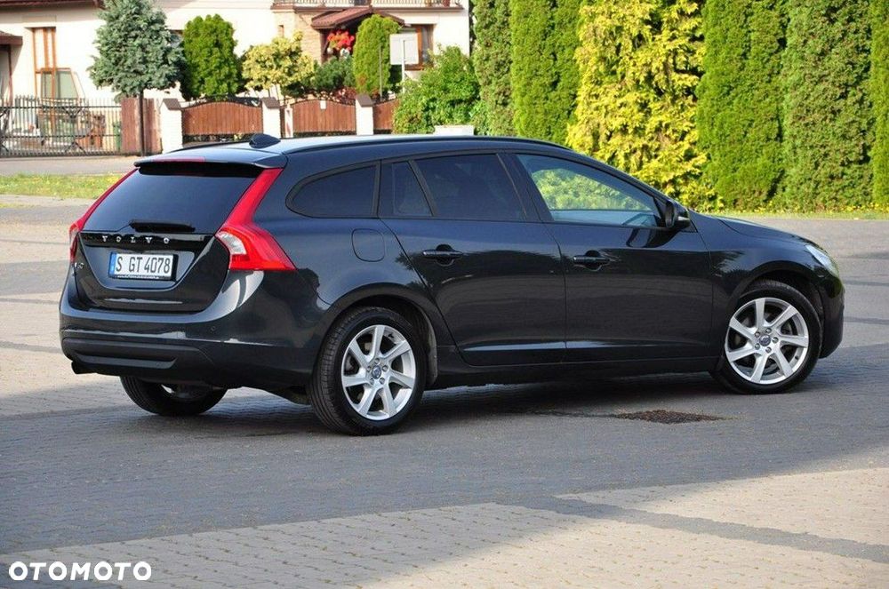 Volvo V60 D3 Momentum - 16