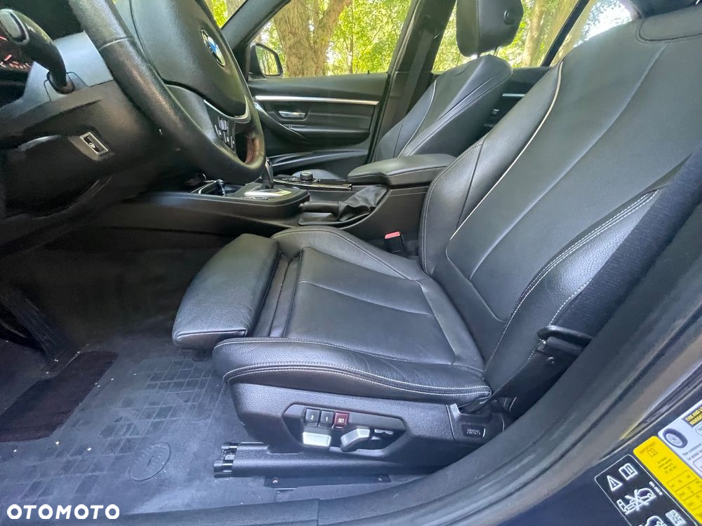 BMW Seria 3 328i xDrive - 24