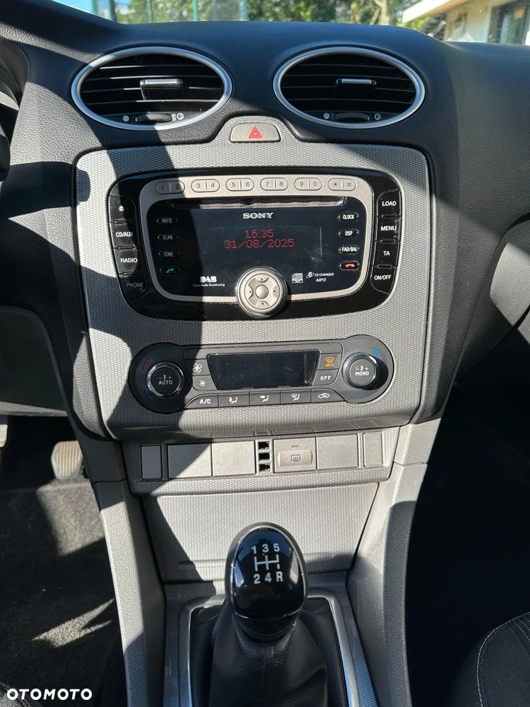Ford Focus 1.6 TDCi DPF Ambiente - 12