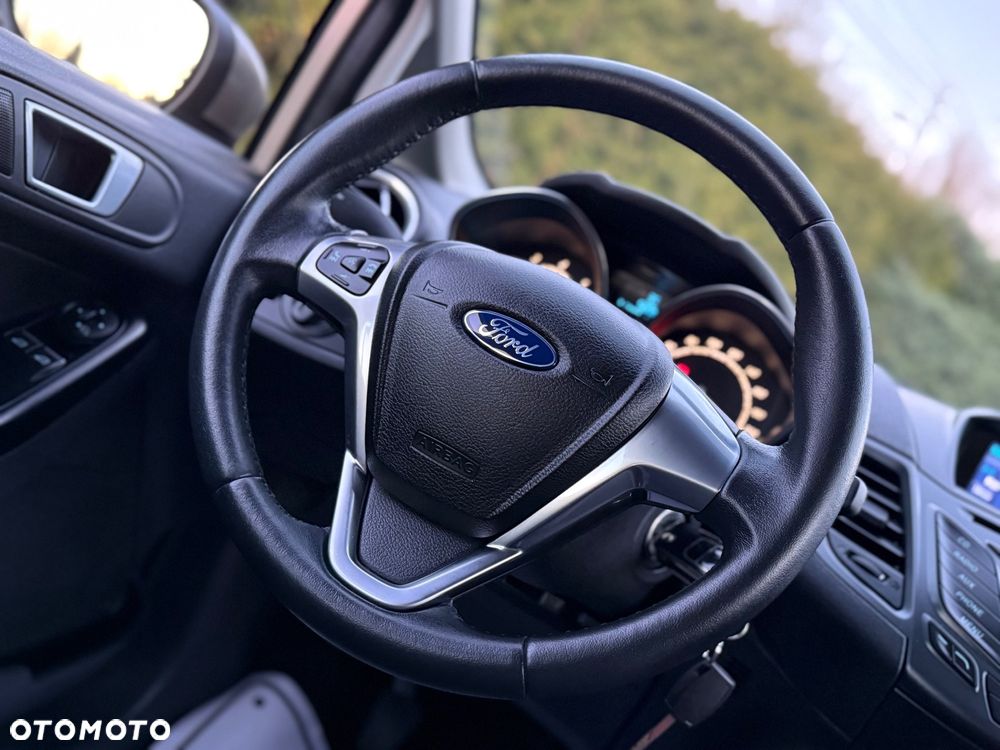 Ford Fiesta 1.0 Champions Edition - 21