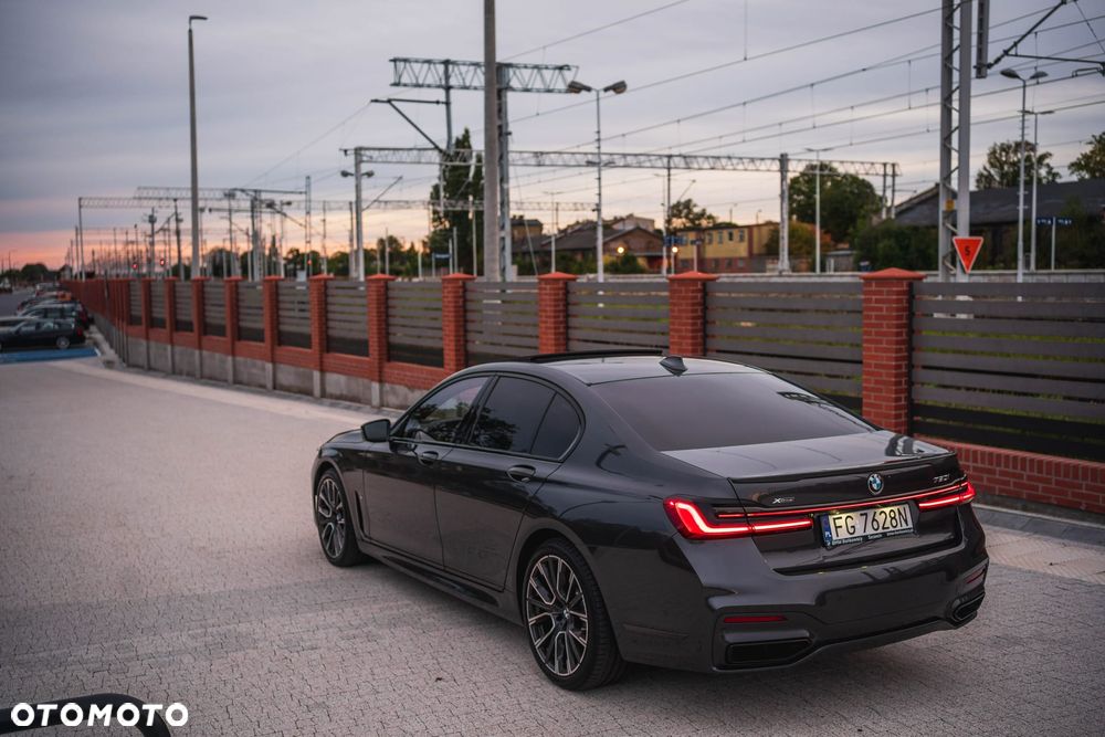 BMW Seria 7 750i xDrive - 3