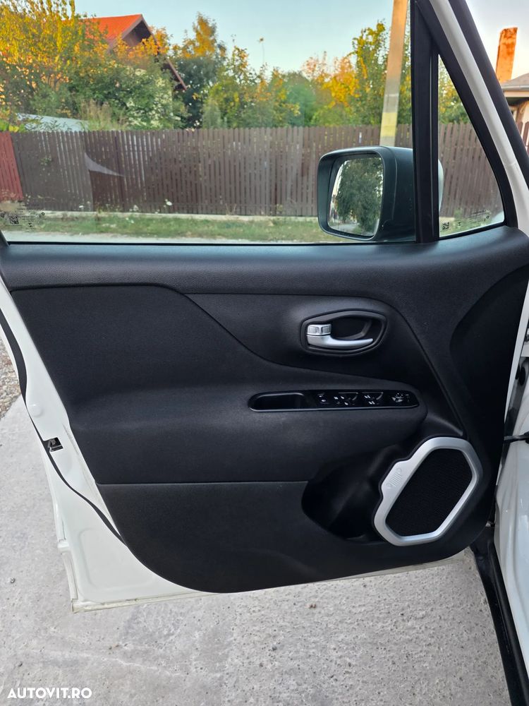 Jeep Renegade - 16