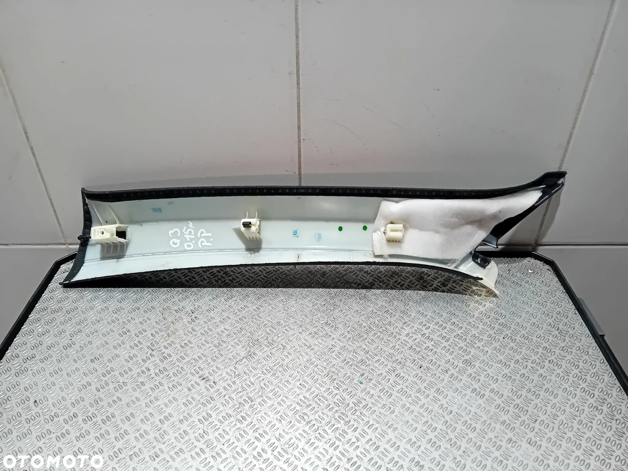 osłona słupka prawa szyby przedniej kolor czarny Audi Q3 2015 8U0867234F - 5