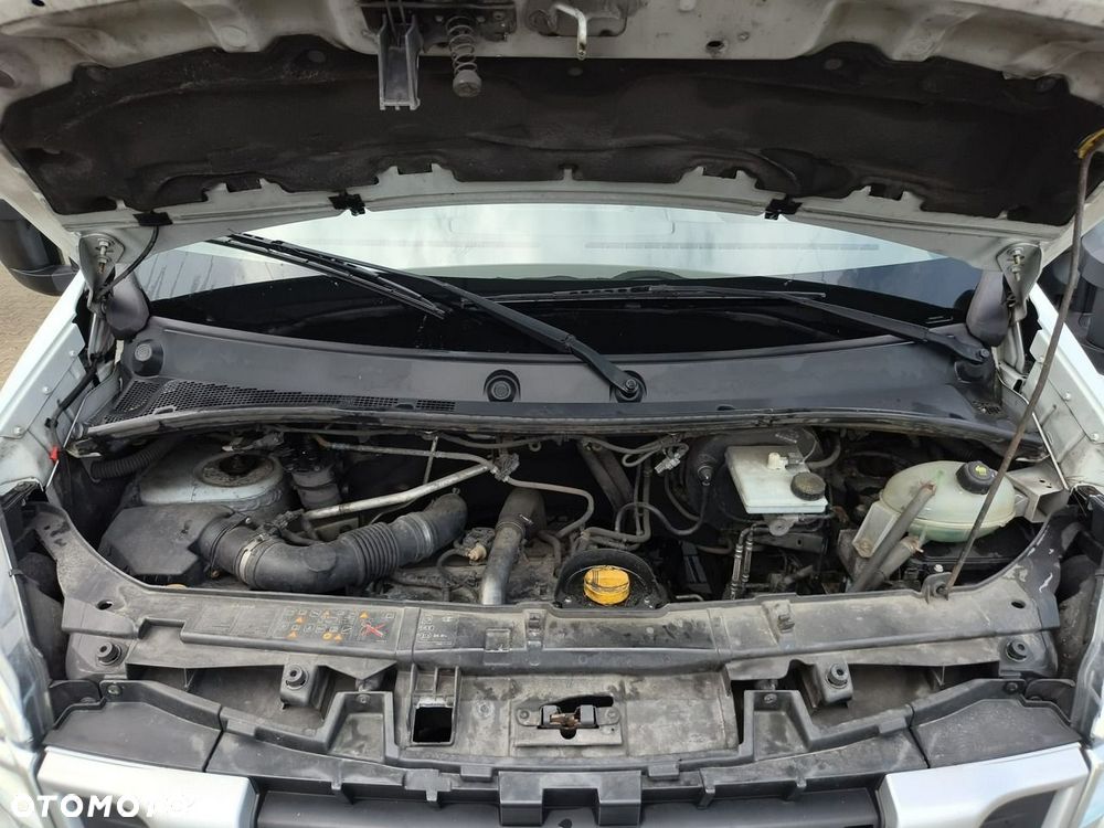 Nissan NV 400 - 21