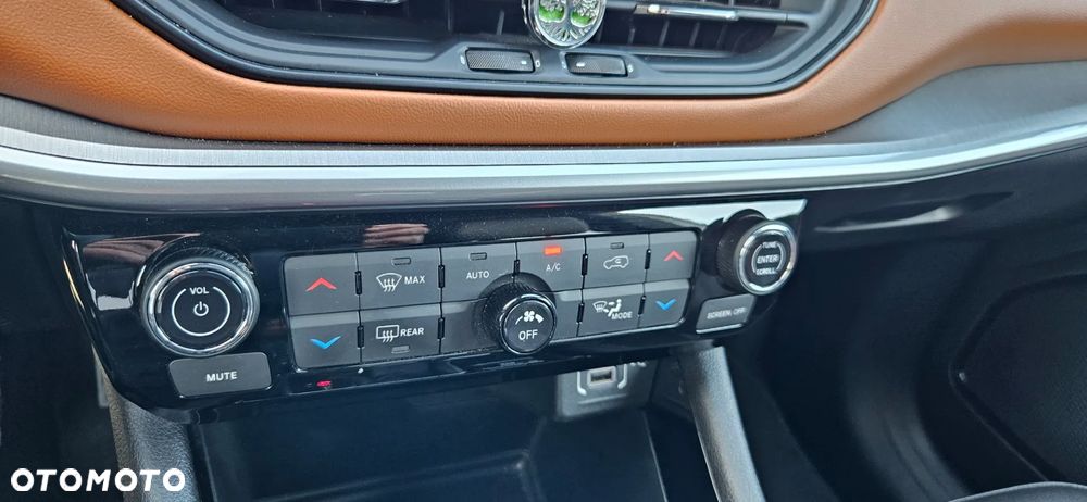 Jeep Compass - 38