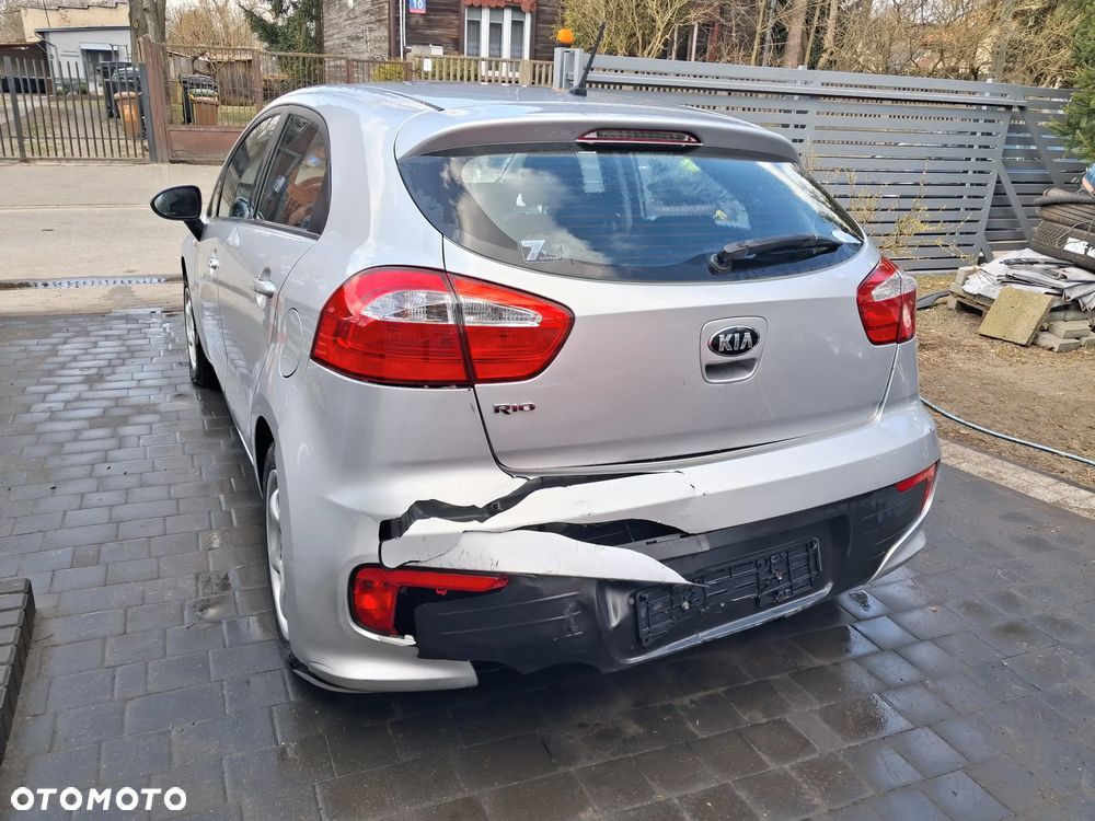 Kia Rio - 5