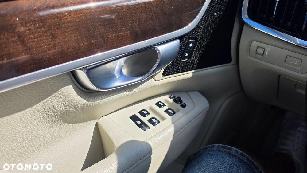 Volvo V90 D4 Geartronic Momentum - 27