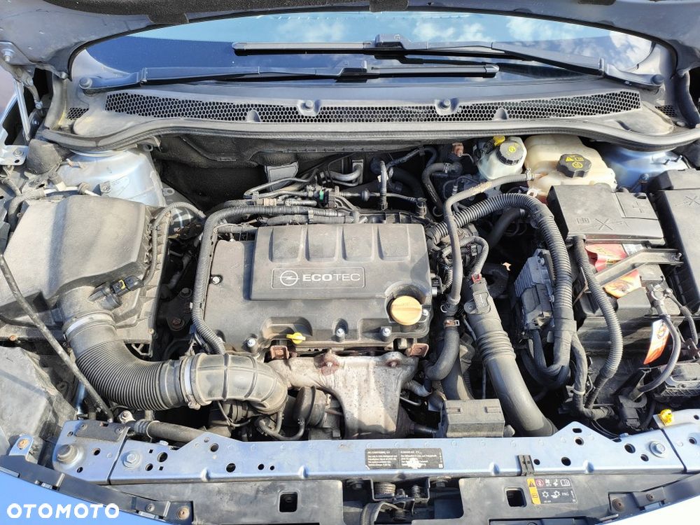Opel Astra 1.4 Turbo - 8