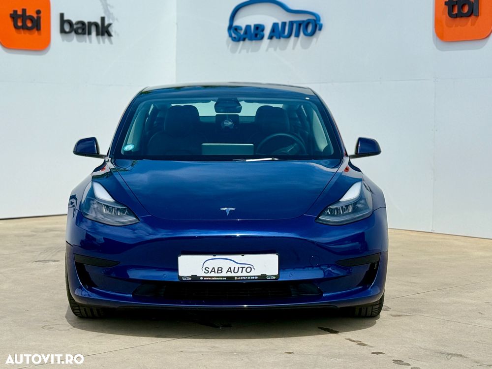 Tesla Model 3 - 3