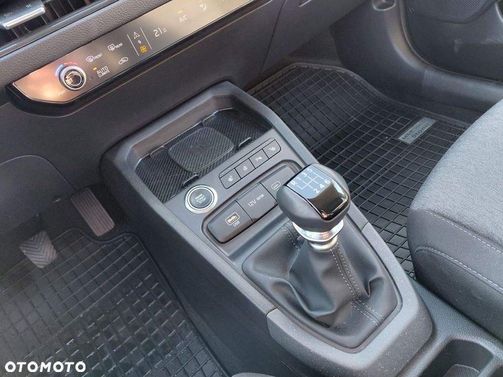 Kia Stonic 1.0 T-GDI Business Line - 17