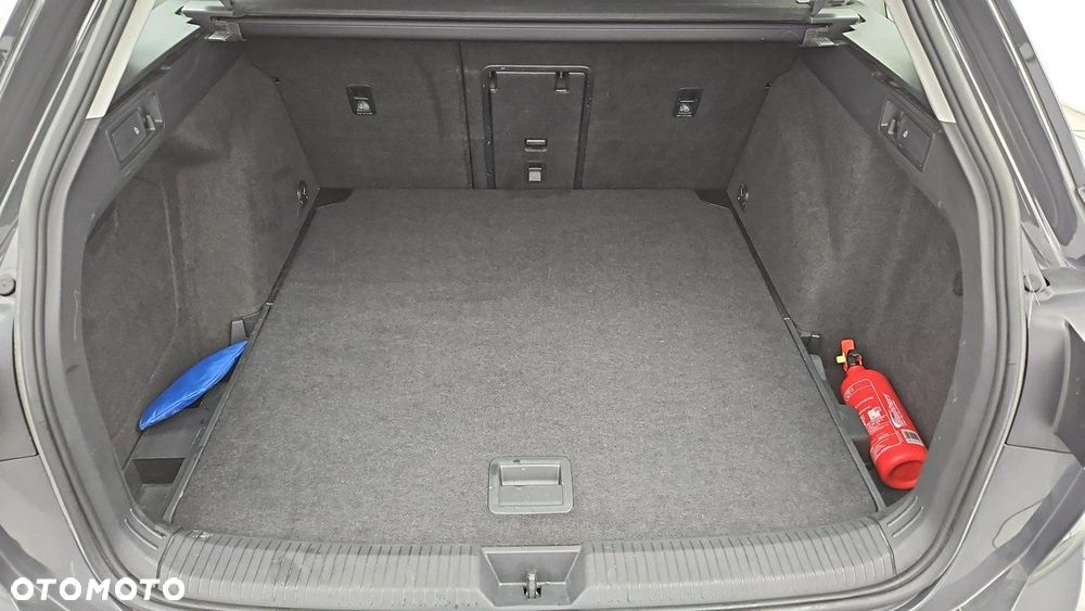 Volkswagen Golf 2.0 TDI Life - 23