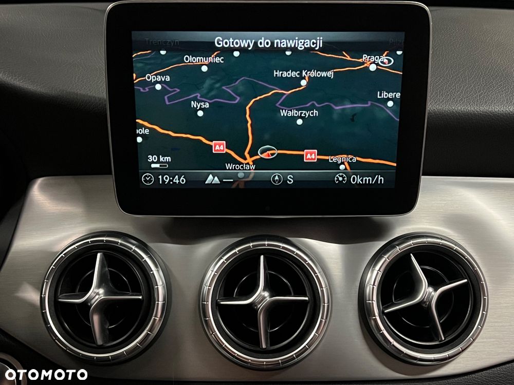 Mercedes-Benz CLA 200 7G-DCT AMG Line - 32