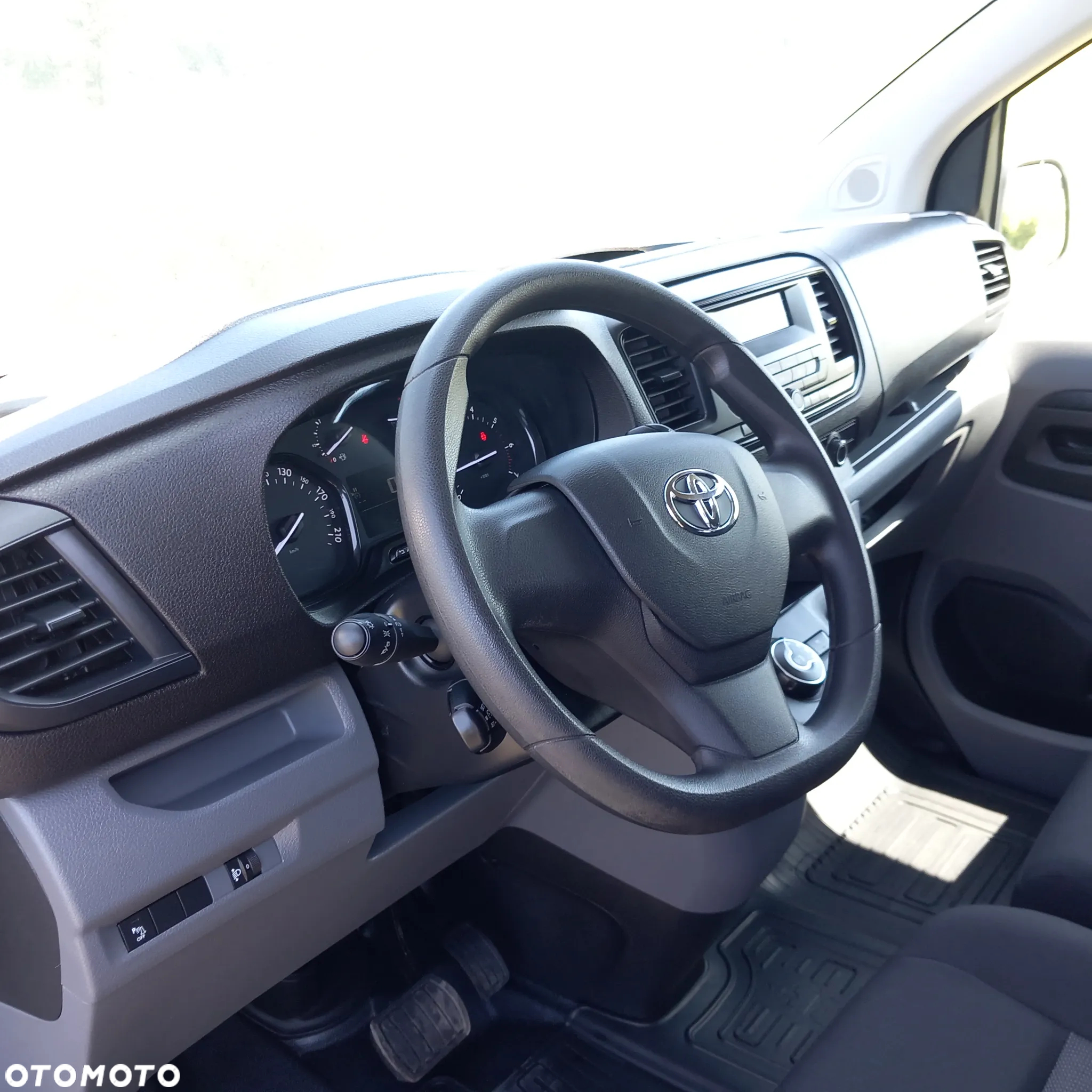 Toyota ProAce Kombi 2.0 D-4D Medium 2,8t - 30