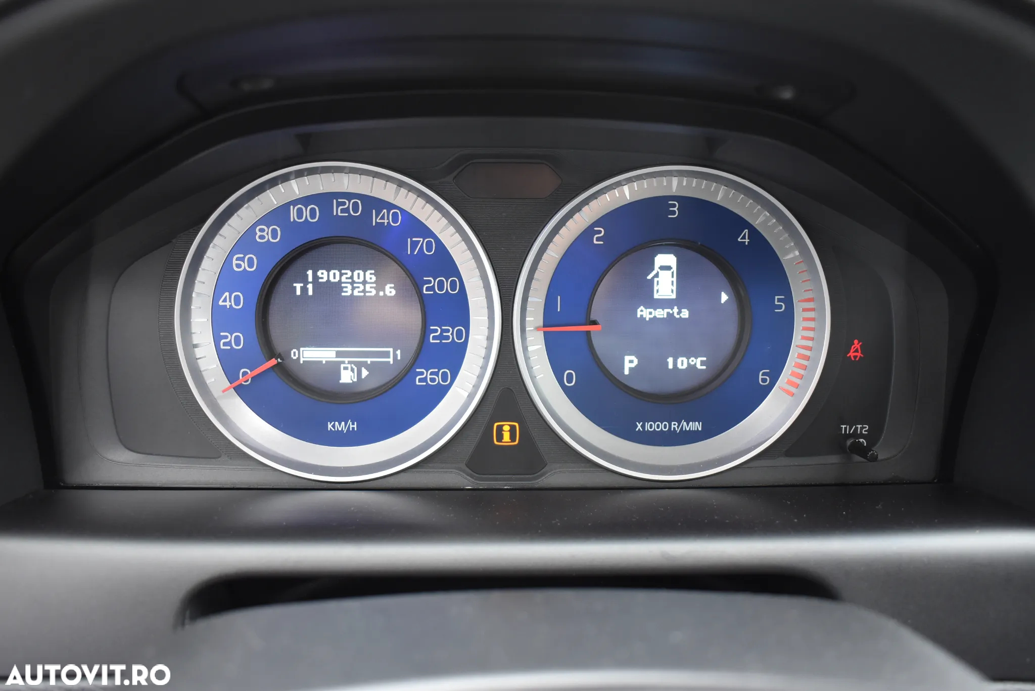 Volvo XC 60 2.4D AWD Aut. RDesign - 10