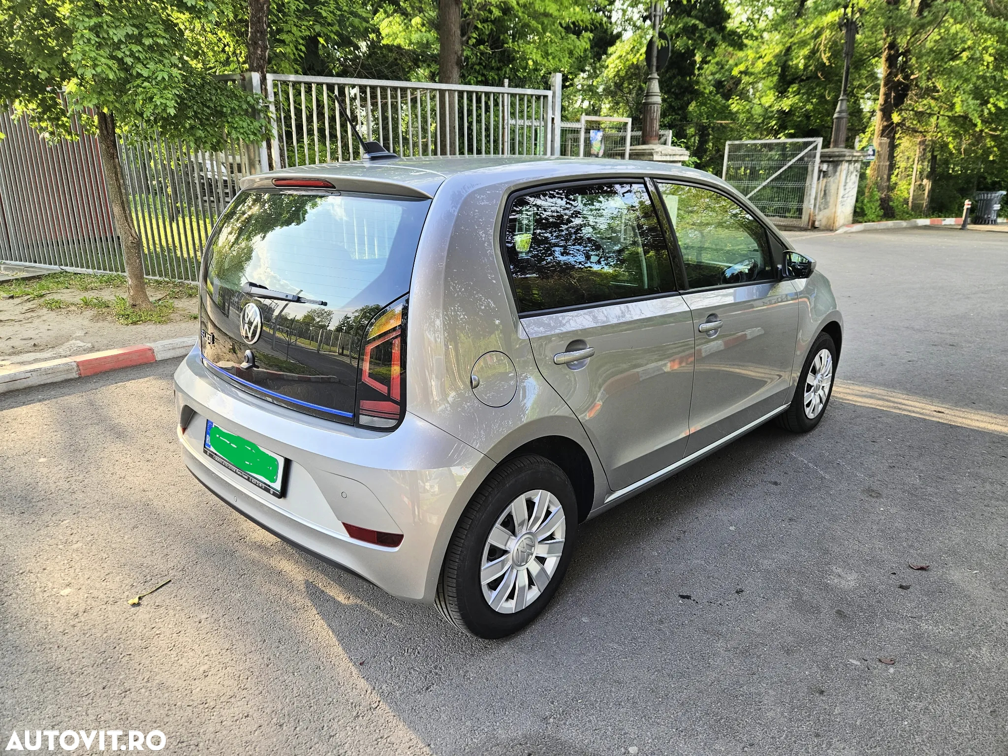 Volkswagen up! e-up! - 8