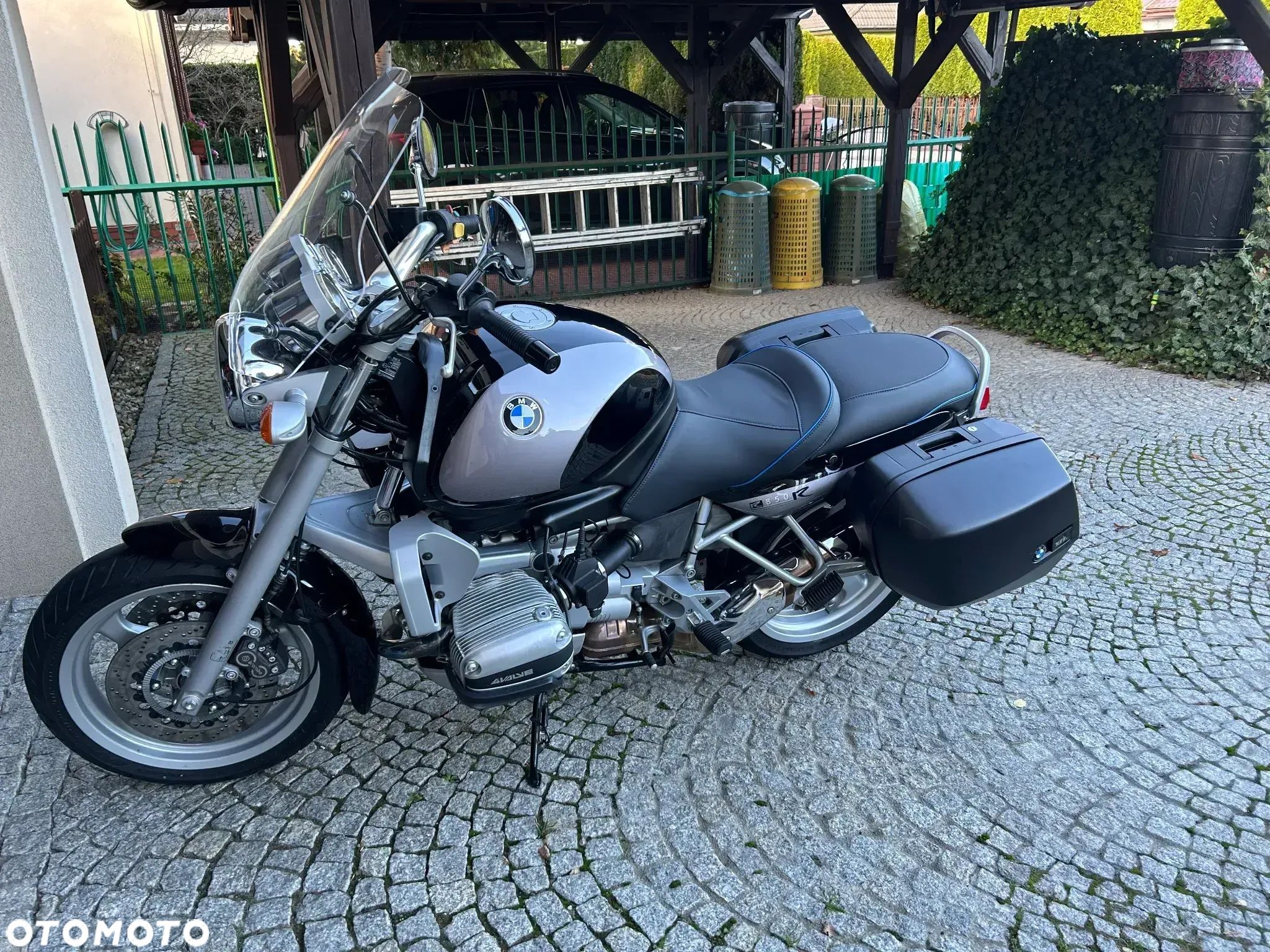 BMW R - 1