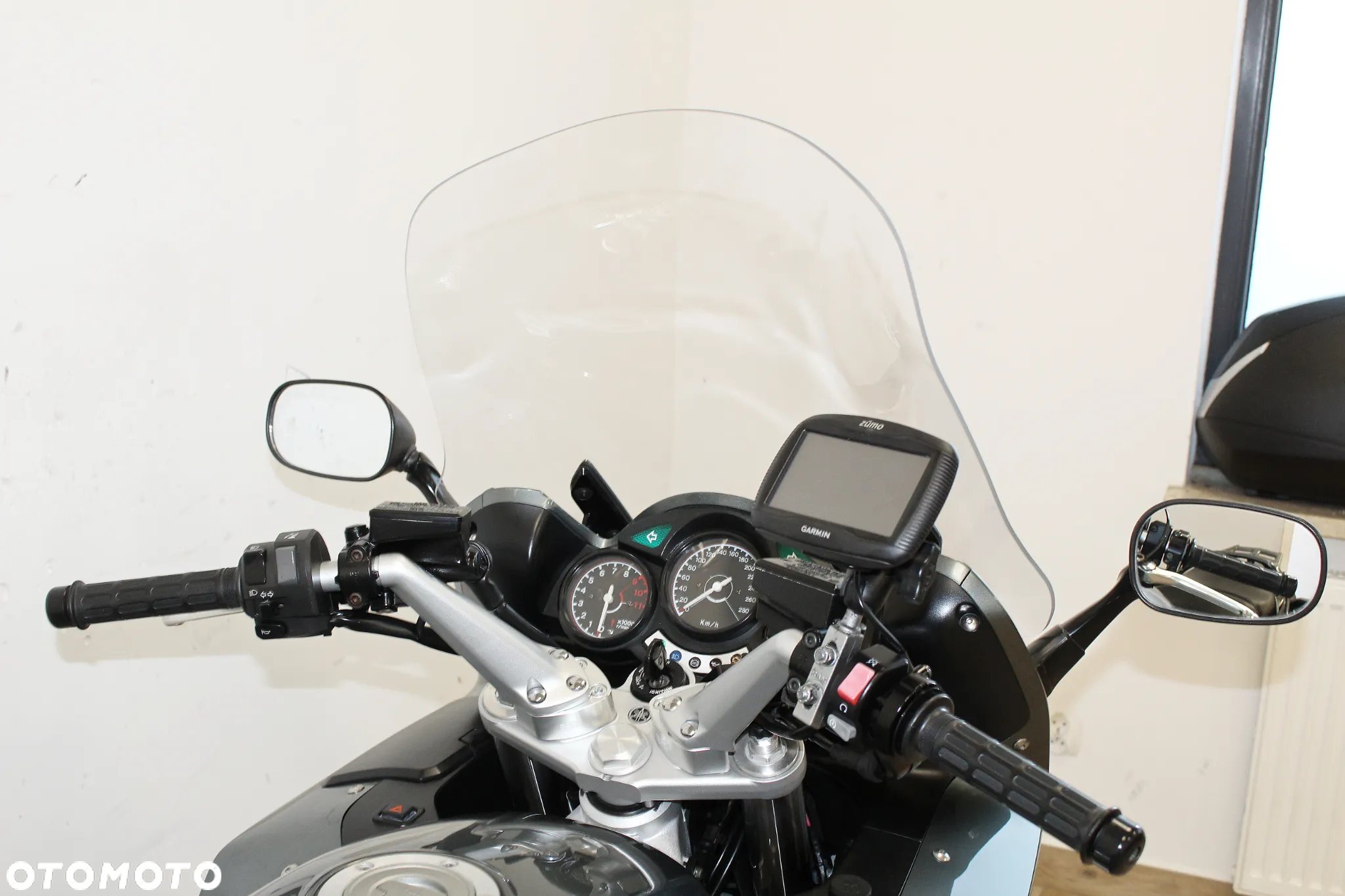 Yamaha FJR - 16