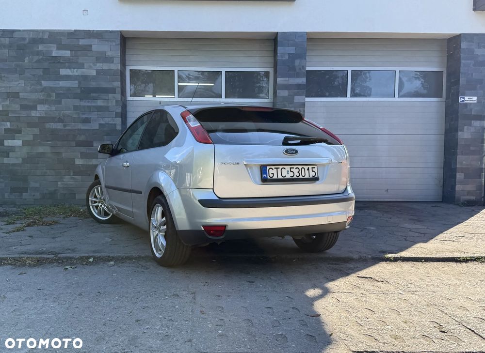 Ford Focus 1.6 TDCi DPF Style - 4