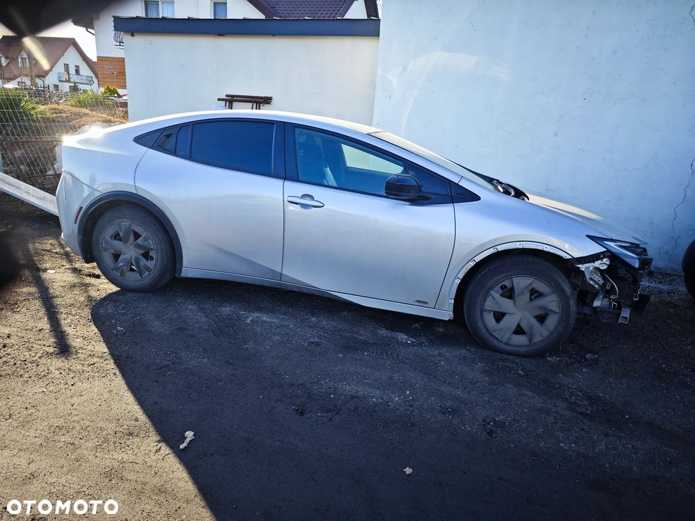 Toyota Prius Hybrid - 3